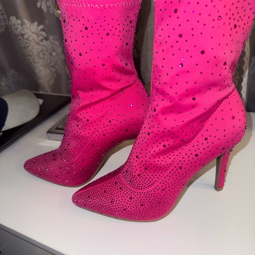 Boots - Picture 4 of 10